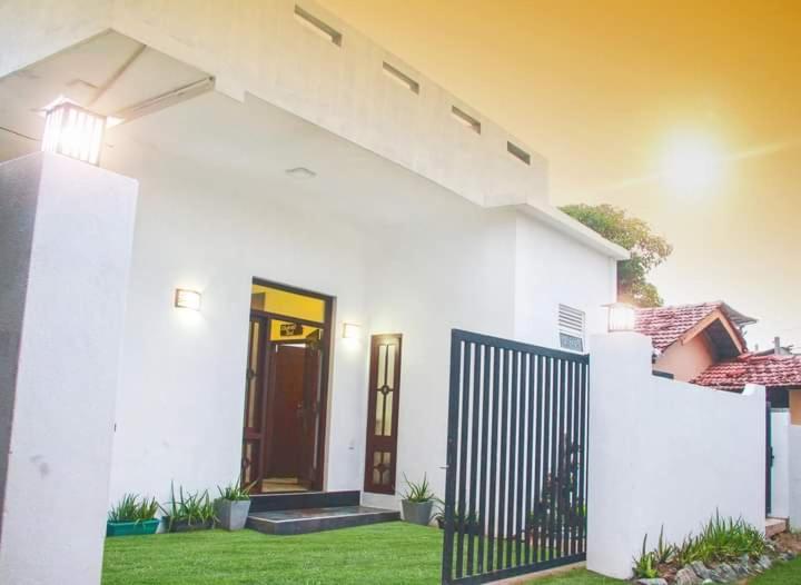 Aloevera Villa Negombo Exterior photo